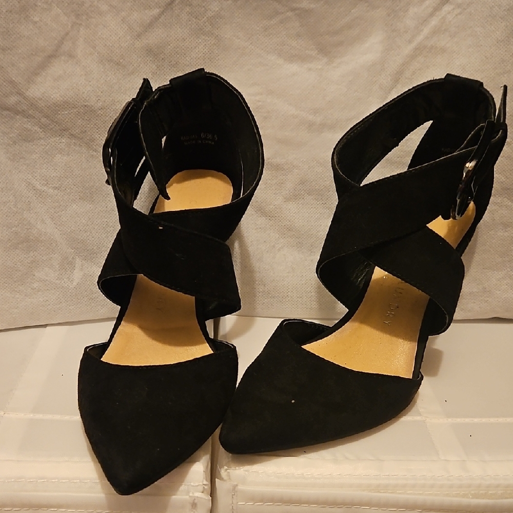 Chinese Laundry Black Strappy Heels